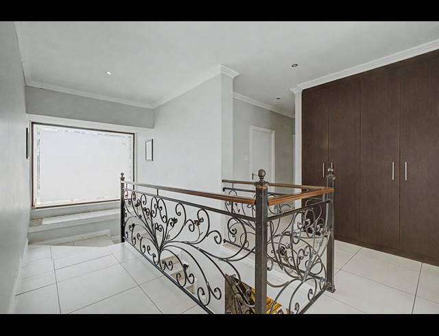 5 BEDROOM HOUSE FOR SALE IN BEVERLEY